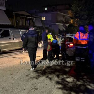 Λαμία: Παιδάκι παρασύρθηκε από αυτοκίνητο και διακομίστηκε στο νοσοκομείο (ΦΩΤΟ)