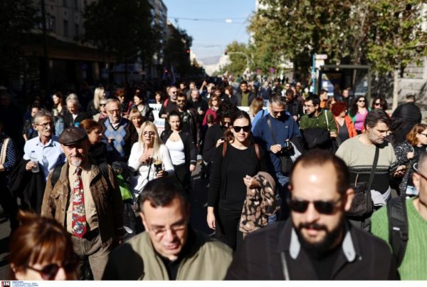 Απεργία ανακοίνωσε η ΓΣΕΕ