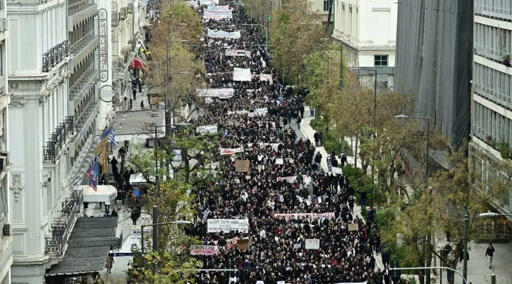 Συγγενείς θυμάτων στο Μάτι: Δεν θα παραβρεθούμε οργανωμένα στα συλλαλητήρια για την τραγωδία στα Τέμπη