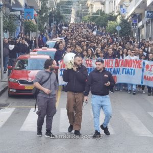 Κλειστά και τα Φροντιστήρια την Παρασκευή για τα Τέμπη