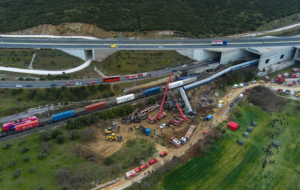 Τέμπη: Υψηλό το θερμικό φορτίο στα συντρίμμια 3,5 ώρες μετά τη σύγκρουση των τρένων – Βίντεο ντοκουμέντο