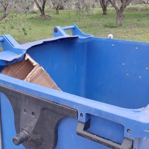 Χρειαζόμαστε καινούριο κάδο ανακύκλωσης