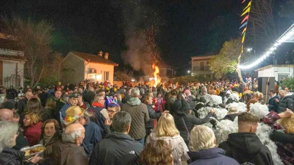 Με απόλυτη επιτυχία στέφθηκε το τριήμερο της Αποκριάς στον Δήμο Αμφίκλειας - Ελάτειας (ΦΩΤΟ)