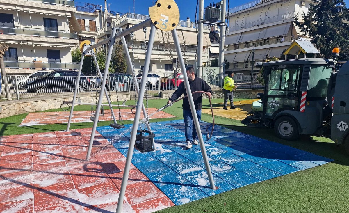 Λαμία: Βάνδαλοι γέμισαν ακαθαρσίες παιδική χαρά