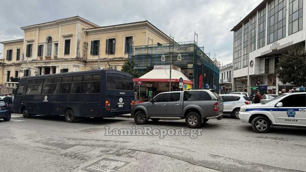 Λαμία: Στο Αυτόφωρο οι 34 συλληφθέντες οπαδοί του ΠΑΟΚ (ΒΙΝΤΕΟ)