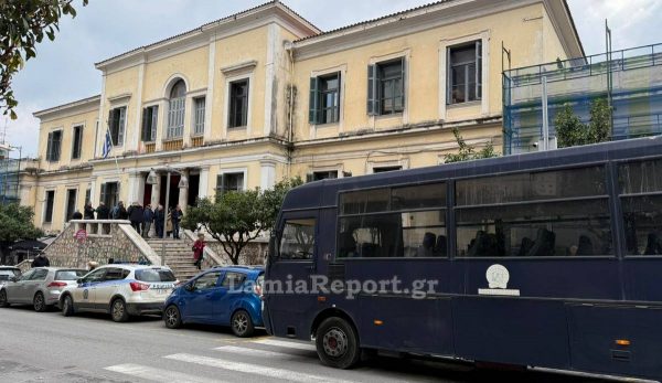 Λαμία: Αναβλήθηκε για αύριο Πέμπτη η δίκη των συλληφθέντων οπαδών του ΠΑΟΚ (ΒΙΝΤΕΟ)