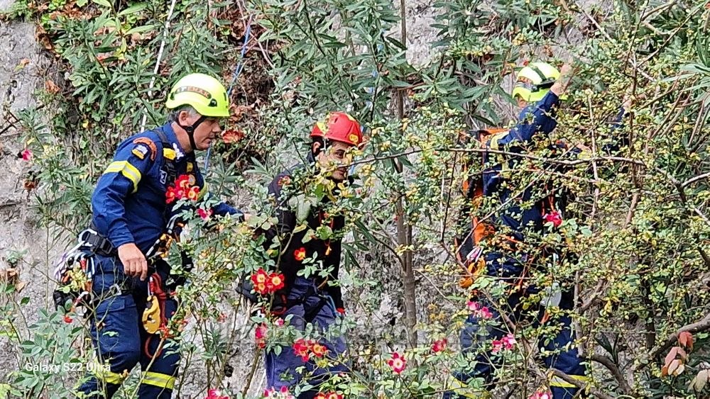 Λαμία: Αγωνιστικό αυτοκίνητο βρέθηκε σε γκρεμό