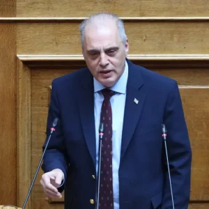 Πρόεδρος της Δημοκρατίας: Μετά την Κωνσταντοπούλου και ο Βελόπουλος με την Ελληνική Λύση απείχε από την ορκωμοσία Τασούλα