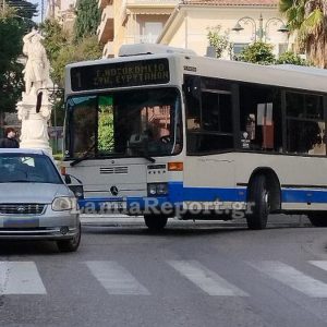 Λαμία: Ουρές από παράνομο παρκάρισμα