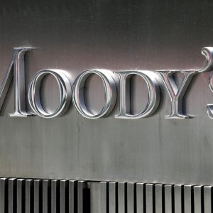 Moody’s: Τι δείχνει (και τι κρύβει) η ολική επαναφορά στην επενδυτική βαθμίδα