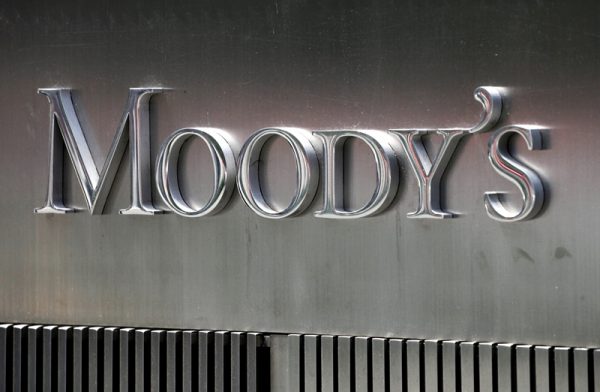 Moody’s: Τι δείχνει (και τι κρύβει) η ολική επαναφορά στην επενδυτική βαθμίδα