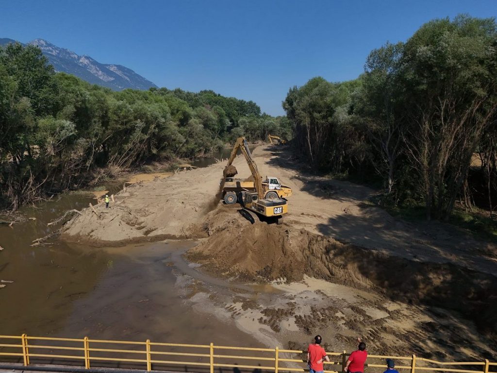 Ξεκινούν εργασίες καθαρισμού ποταμών και χειμάρρων στη Φωκίδα