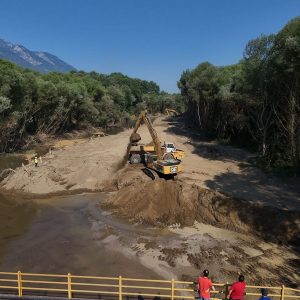 Ξεκινούν εργασίες καθαρισμού ποταμών και χειμάρρων στη Φωκίδα