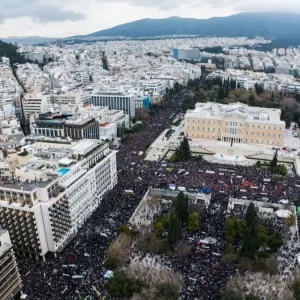 Συλλαλητήριο για τα Τέμπη: Πάνω από 500.000 διαδήλωσαν στο Σύνταγμα – 73 συλλήψεις για τα επεισόδια