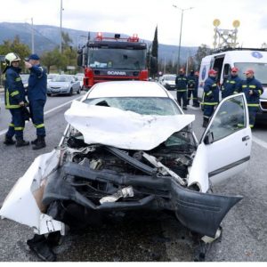 Τραγωδία στην Κατεχάκη – Καραμπόλα τριών οχημάτων με δυο νεκρούς και τέσσερις τραυματίες