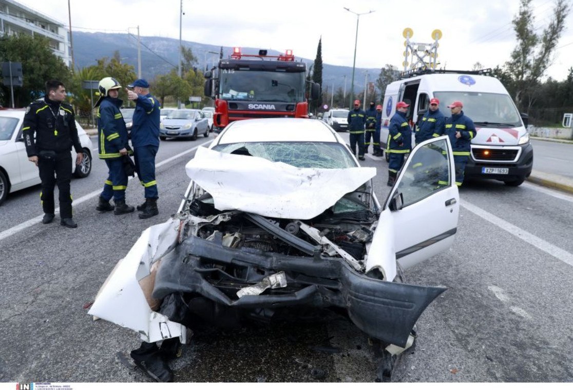 Τραγωδία στην Κατεχάκη – Καραμπόλα τριών οχημάτων με δυο νεκρούς και τέσσερις τραυματίες