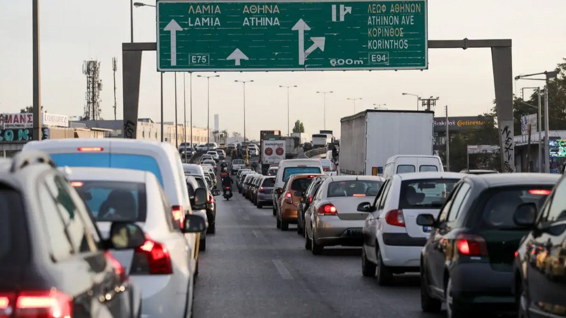 Στο κόκκινο ο Κηφισός – Τροχαίο στην έξοδο της Μεταμόρφωσης