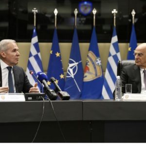 Δένδιας: Ο Ιω. Κεφαλογιάννης δίνει την σκυτάλη της μεταρρύθμισης των Ενόπλων Δυνάμεων στον Θ. Δαβάκη εν πλήρη κινήσει