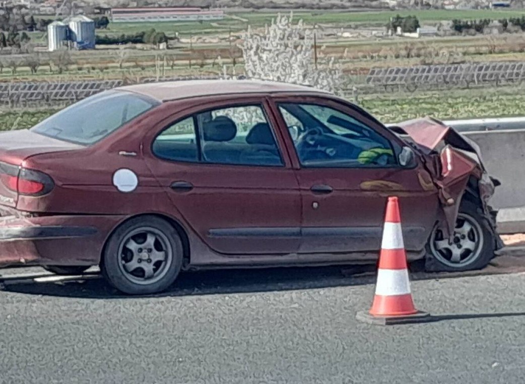 Οδηγός μπήκε στο αντίθετο ρεύμα της Εγνατίας και συγκρούστηκε μετωπικά με ΙΧ - Στο νοσοκομείο δύο άτομα