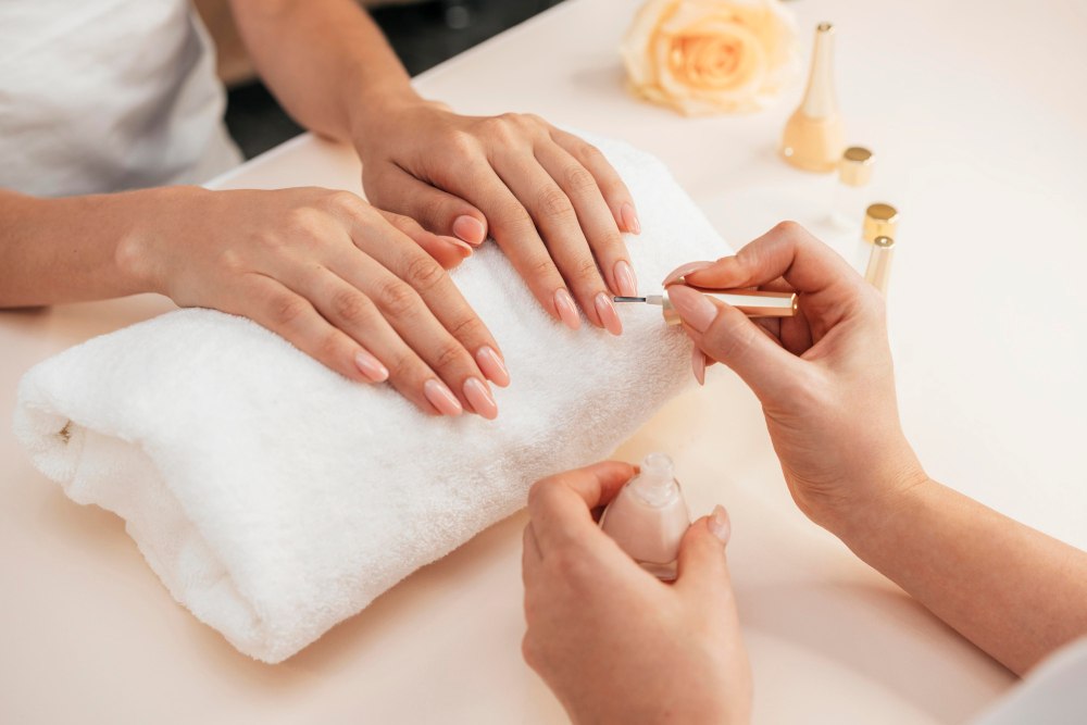 Νέο Nail Salon στη Λαμία αναζητά τεχνίτριες νυχιών