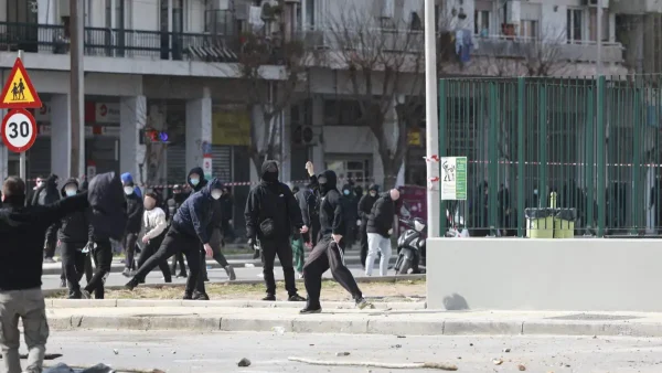 Θεσσαλονίκη: 14χρονος συνελήφθη για μολότοφ στα επεισόδια μετά την πορεία για τα Τέμπη