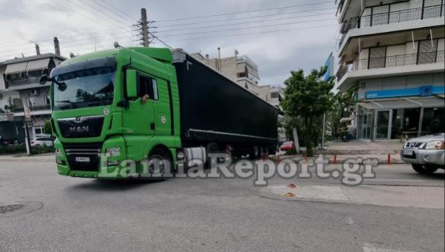 Χαμός στη νότια Λαμία με τις νταλίκες (ΒΙΝΤΕΟ)