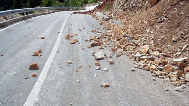 Στο πόδι η Πολιτική Προστασία για το σεισμό - Δεν έχουν αναφερθεί ζημιές στη Φωκίδα