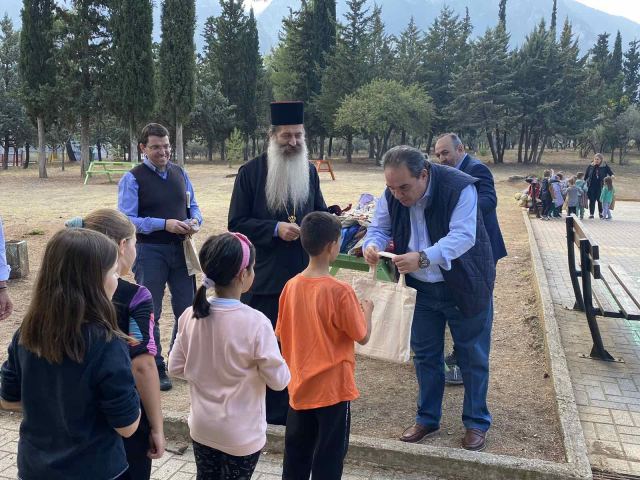 Ασπίδα αγάπης από την Μητρόπολη Φθιώτιδος και την «ΑΠΟΣΤΟΛΗ»