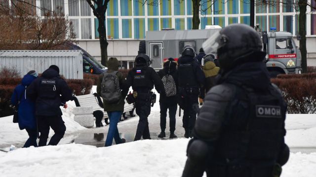 Ρωσία: Πάνω από 340 συλλήψεις σε εκδηλώσεις στη μνήμη του Αλεξέι Ναβάλνι