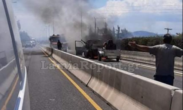 Μπλόκαρε ο ΠΑΘΕ στις Μικροθήβες από πυρκαγιά σε όχημα