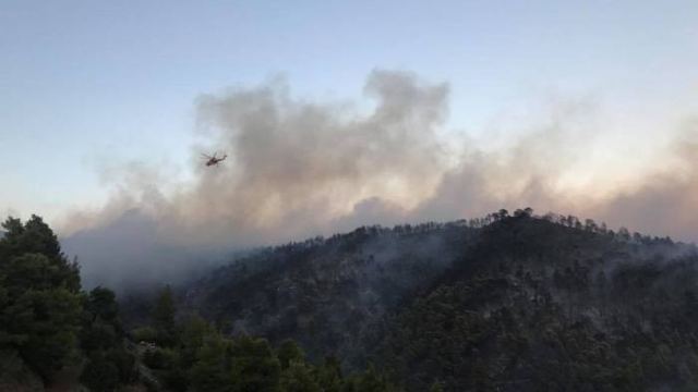 Εύβοια: Μάχη με τις φλόγες - Ένας πυροσβέστης στο Νοσοκομείο