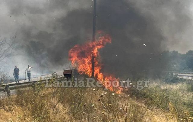 Μαίνεται η πυρκαγιά στη Μακρακώμη (ΒΙΝΤΕΟ - ΦΩΤΟ)