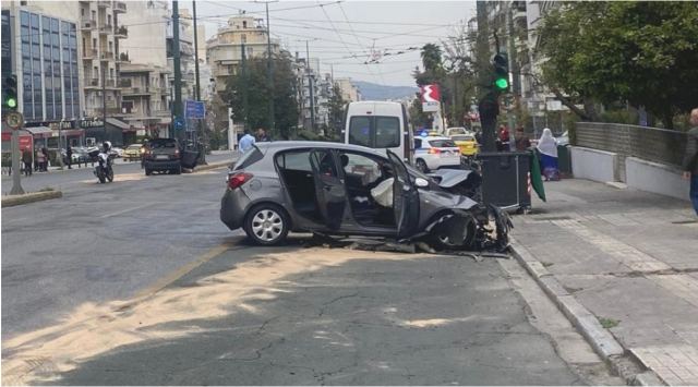 Τροχαίο στη λεωφόρο Αλεξάνδρας - Τρεις οι τραυματίες