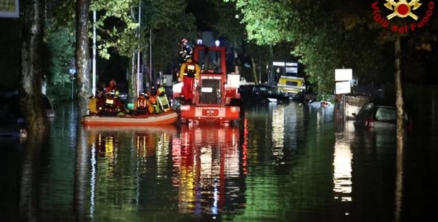 Ιταλία: 40.000 νοικοκυριά χωρίς ηλεκτροδότηση στην Τοσκάνη εξαιτίας της κακοκαιρίας