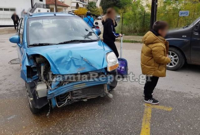 Λαμία: Παραβίασε το STOP - Από τύχη δεν τραυματίστηκε μαθητής