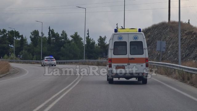 Λαμία: Επείγουσα διακομιδή παιδιού με ασθενοφόρο συνοδεία περιπολικών - Δείτε βίντεο