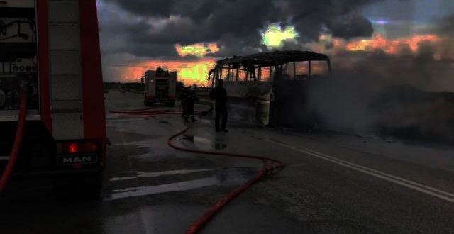 Φθιώτιδα: Λαμπάδιασε λεωφορείο του ΚΤΕΛ στην εθνική οδό - (ΒΙΝΤΕΟ-ΦΩΤΟ)