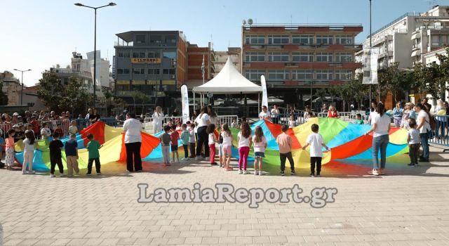 Γέμισε με Χρώματα και Ηχοχρώματα η πλατεία Πάρκου (ΦΩΤΟ)