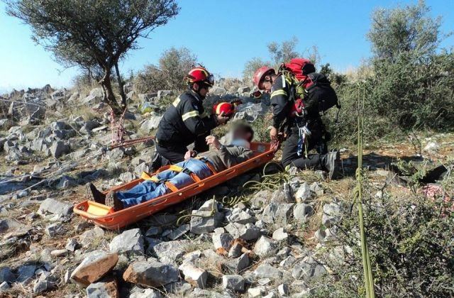 Βρέθηκε τραυματισμένος σε χαράδρα ο 21χρονος στη Γκιώνα