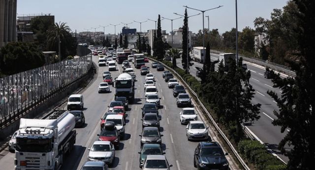 Αλλάζουν τα φανάρια στην Αττική - Πώς θα ρυθμίζονται μέσω της Google