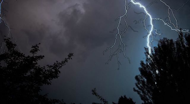 Έκτακτο δελτίο ΕΜΥ: Επιδείνωση του καιρού με βροχές, καταιγίδες και χαλάζι