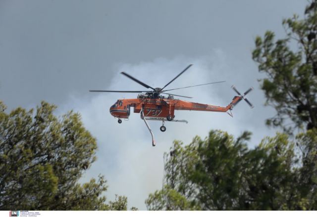 Η Πυροσβεστική «απαντά» στον ΣΥΡΙΖΑ - Πώς πέταξαν τα εναέρια μέσα στη φωτιά στην Αττική