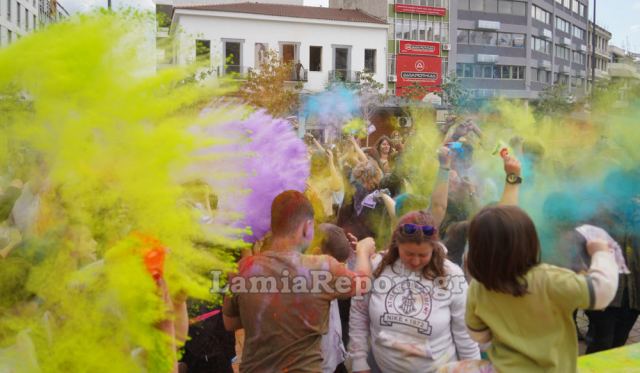 Μια Λαμία… όλο χρώμα! - Δείτε εικόνες από το Φεστιβάλ Χρωμάτων