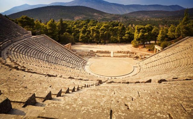 Αρχαίο Θέατρο Επιδαύρου: Το τελειότερο αρχαίο ελληνικό θέατρο από άποψη ακουστικής και αισθητικής (βίντεο)