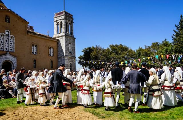 Αγιος Γεώργιος ο Τροπαιοφόρος: Η ιστορία του και τα έθιμα ανά την Ελλάδα