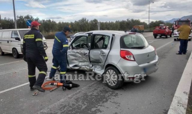 Φθιώτιδα: Σοβαρό τροχαίο στον παράδρομο - Δείτε εικόνες