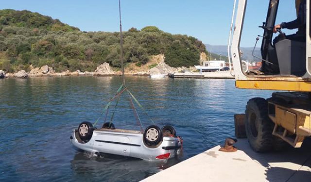 Πτώση αυτοκινήτου στη θάλασσα