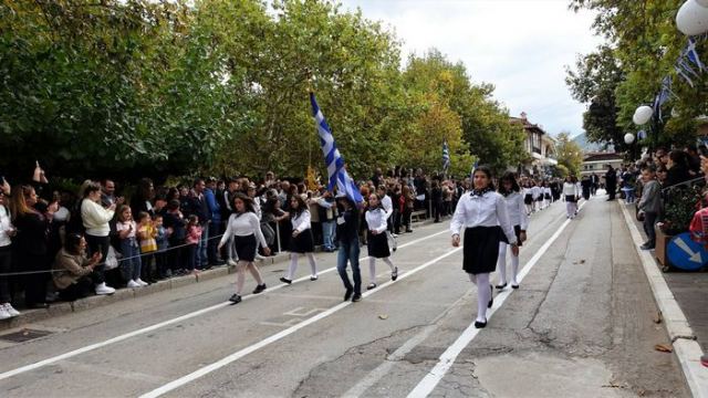 Στιγμιότυπα από την παρέλαση της 28ης Οκτωβρίου στην Αμφίκλεια