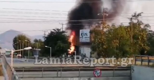 Παρανάλωμα έγινε τεράστια αποθήκη επιχείρησης στη Θήβα - ΒΙΝΤΕΟ