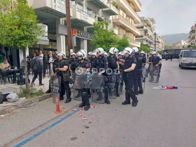 Καλαμάτα: Ένταση και τραυματισμοί στα δικαστήρια πριν το ξεκίνημα της δίκης για το ναυάγιο της Πύλου